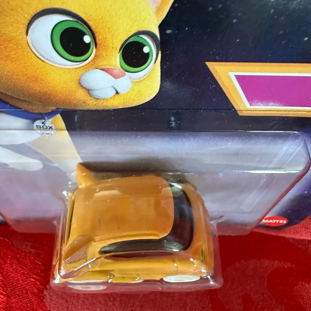 Hot Wheels Disney Pixar SOX Lightyear character car vehicle
